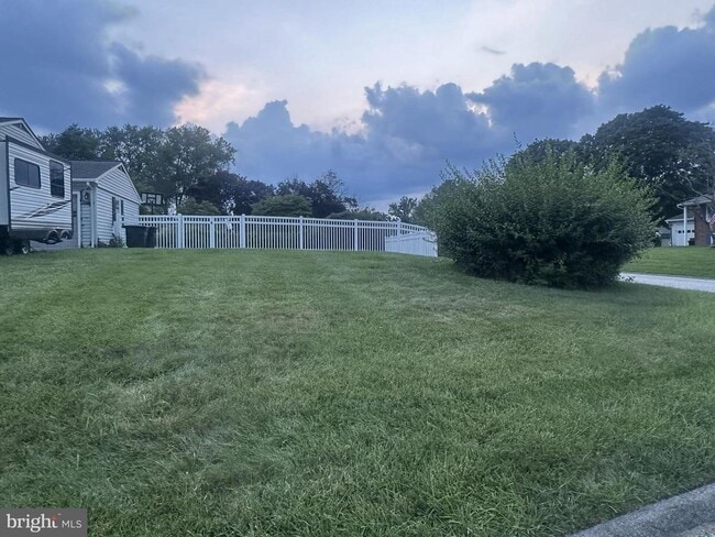 Photo - 600 Lancelot Ln