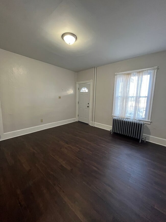 Photo - Charming three-bedroom row house available for rent in the desirable Nazareth