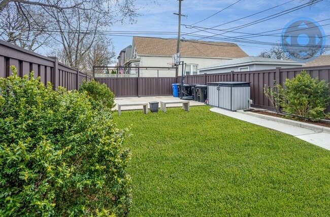 Photo - 3033 W Diversey Ave Unit B