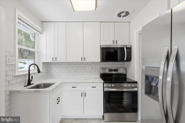 Photo - 9704 Lorain Ave