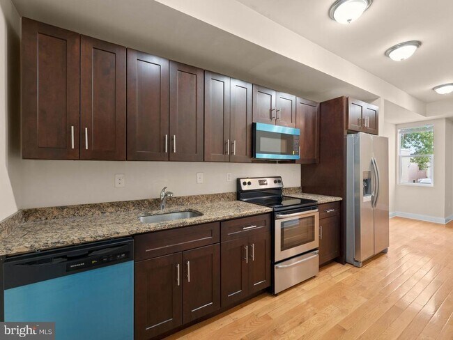 Building Photo - 1813 N 18th St