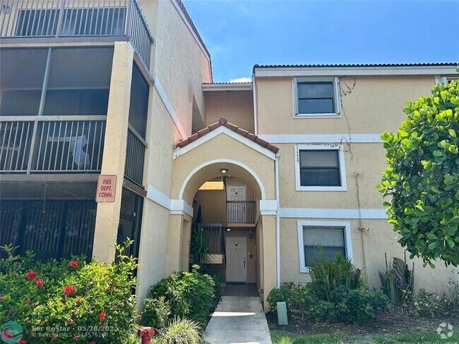 Building Photo - 5701 Riverside Dr Unit 205 Rental