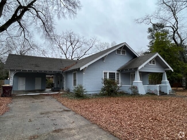 Building Photo - Beautifully rehabbed 4 Bedroom 2 Bath olde... Rental