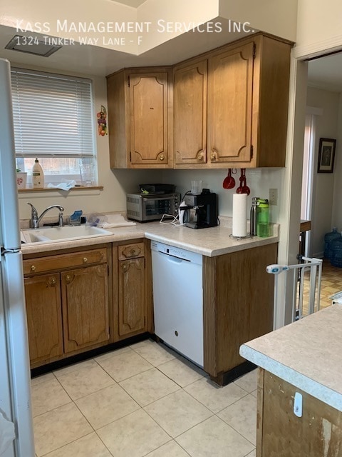 Building Photo - 1324 Tinker Way Unit F