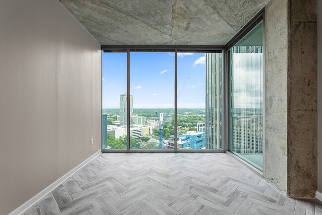 Uptown Condo with AMAZING VIEW! - Uptown Condo with AMAZING VIEW!