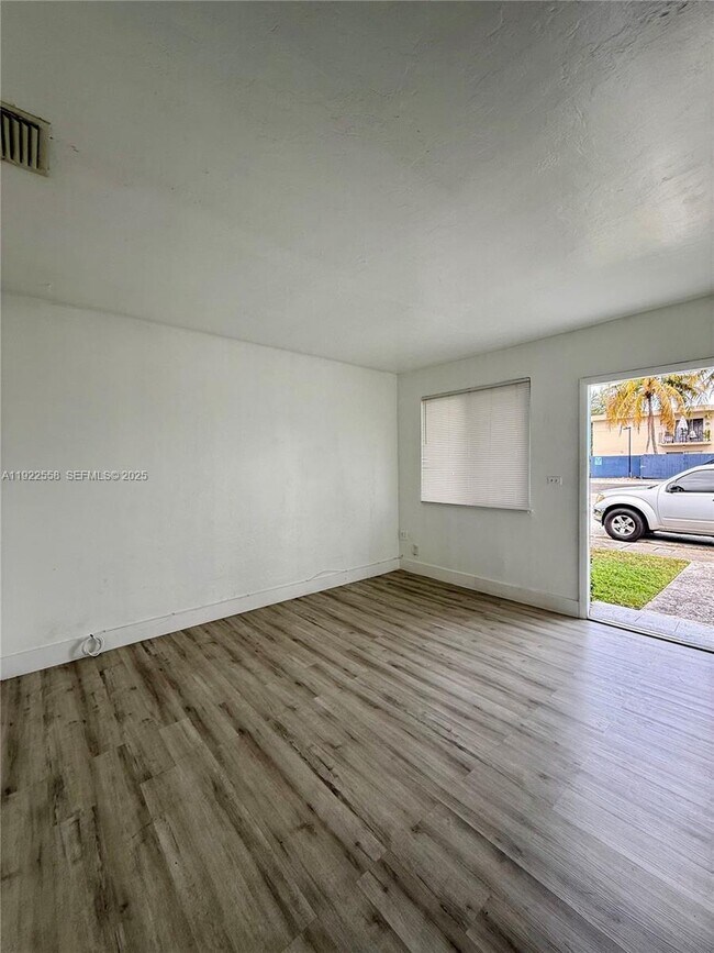 Photo - 5700 SW 4th St Unit 2