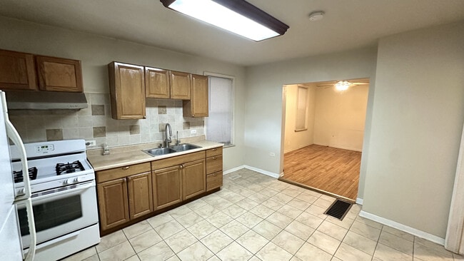 Photo - 3744 S Wallace St Unit 1R