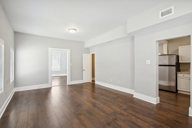 Photo - Large 3BR/2.5BA Two Story House Near Downt...