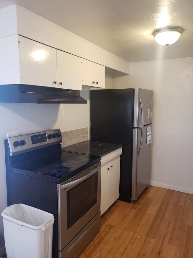 722 White Pl