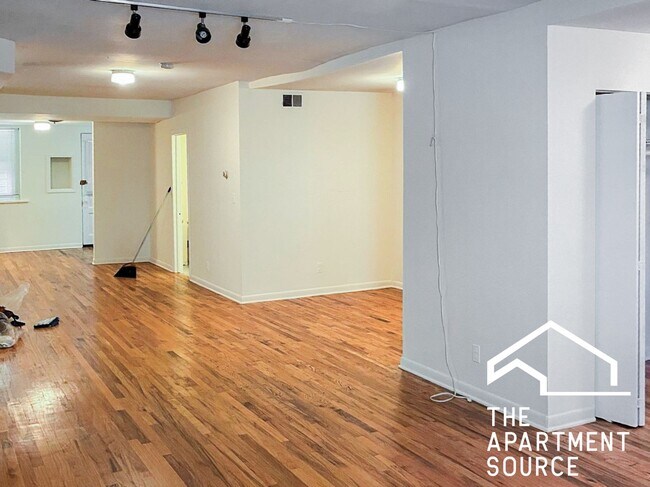 Photo - 2606 N Racine Ave