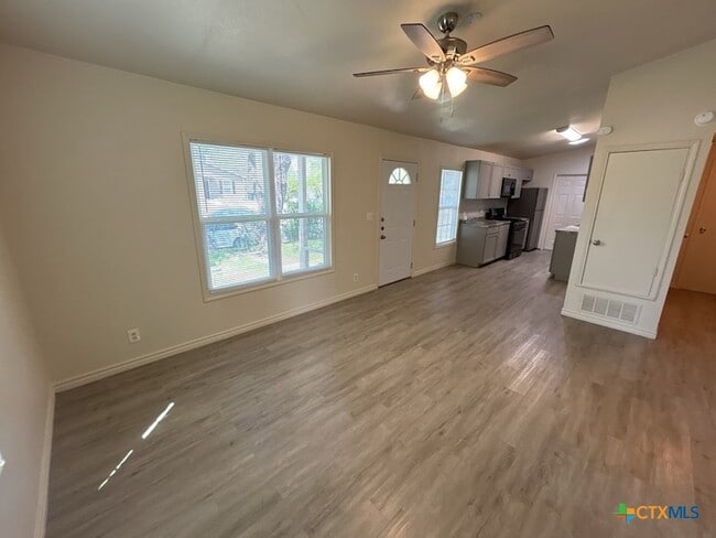 Photo - 912 Southside Dr