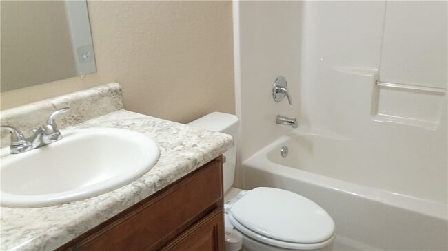 Photo - 905 SW Loudon Dr