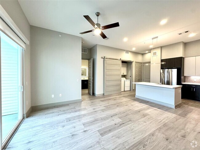Building Photo - 401 W 25th St Unit 2426 Rental