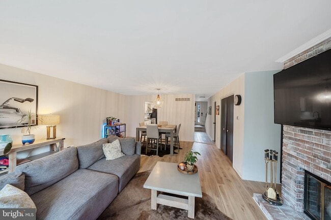 Photo - 7 Foxtail Ct