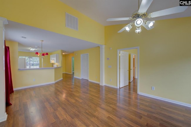 Photo - 104 Avebury Ln