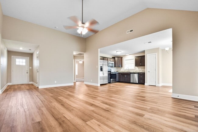 Photo - Pet Friendly Three Bedroom!