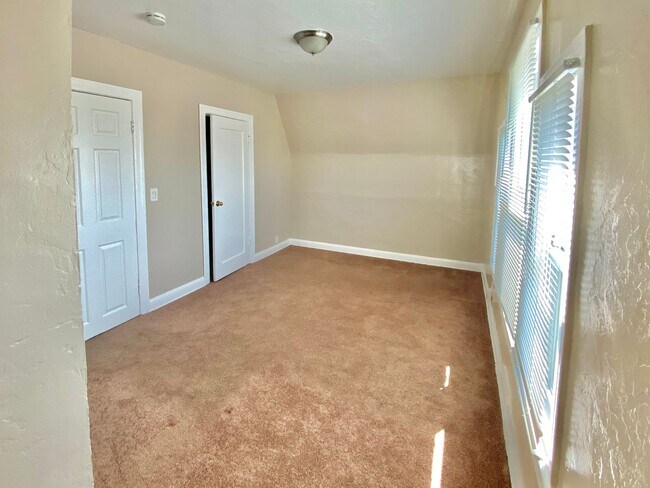 Photo - 01856 Unit 3