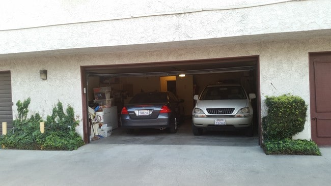 Building Photo - 11052 Lower Azusa Rd Unit 8