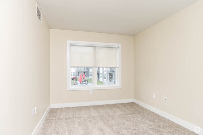 2BR, 2BA - 1,026 SF - The Oxford