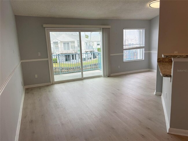 Photo - 2568 Woodgate Blvd Unidad 206