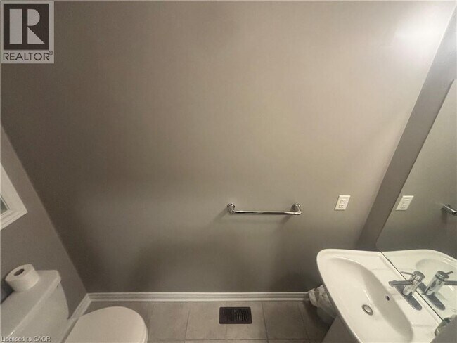 Photo - 1890 Rymal Rd E