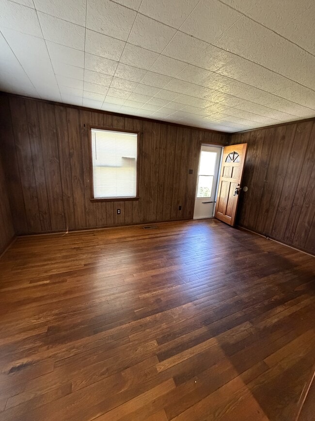 Photo - 6793 Edwards Ave