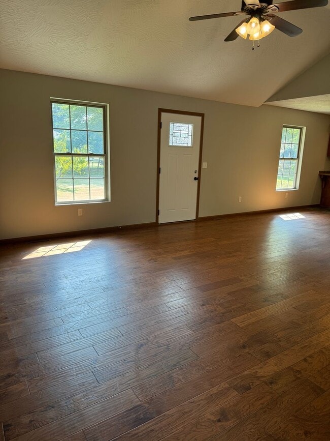 Photo - Beautiful Home Strafford, Missouri