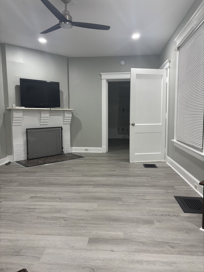 Photo - 950 Townsend Ave Unit 1