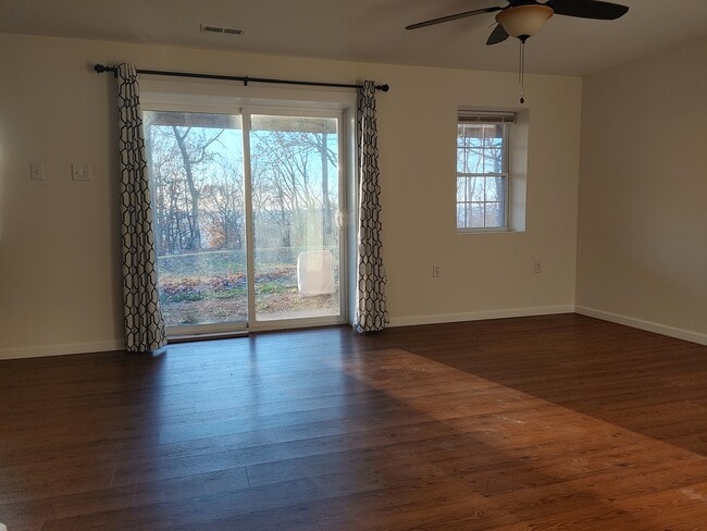 Photo - 708 Wilderness Rd Apartamentos Unidad Walk-out Basement