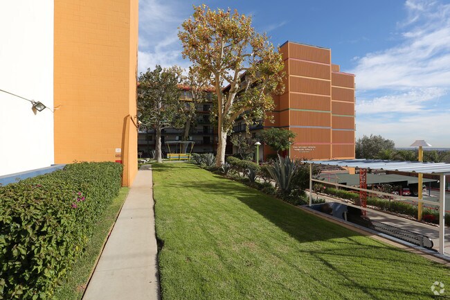 Photo - Fairmount Terrace II