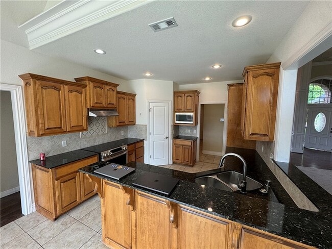Photo - 407 Lyndal Ln
