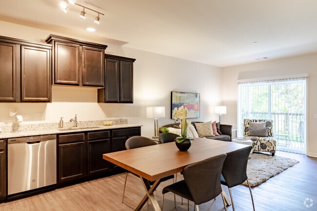 1BR, 1BA - Kitchen/Dining/Living