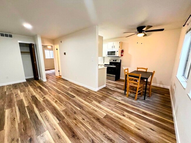 Building Photo - 3393 Madison Ave Unit W228