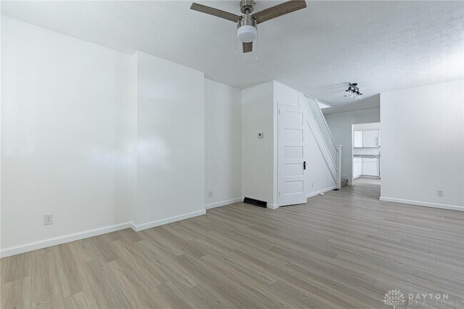 Photo - 321 Deeds Ave