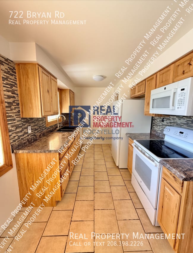 Photo - 722 Bryan Rd