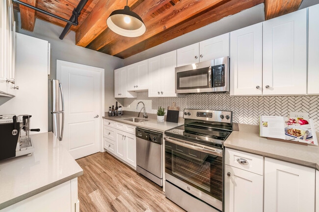 A3 2 Bedroom/1 Bathroom - 5th Avenue Station