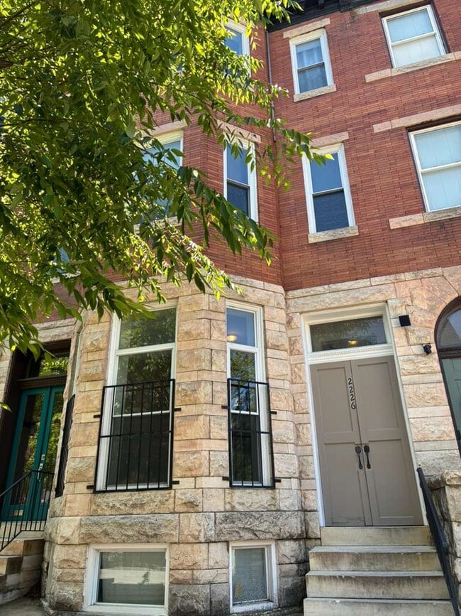 Building Photo - 2226 Callow Ave Unit 1