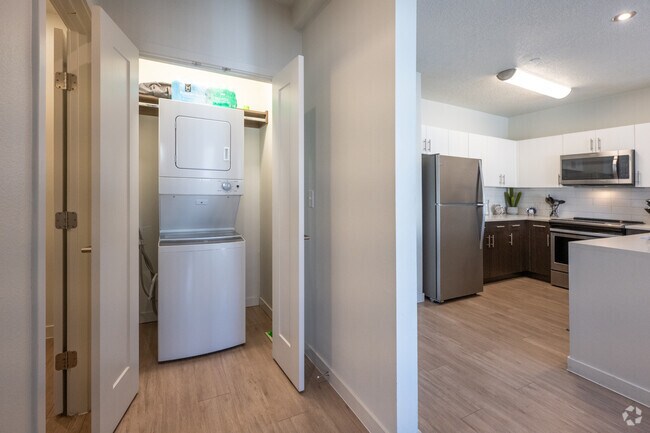 2 BR, 2 BA - 820SF - Washer/Dryer