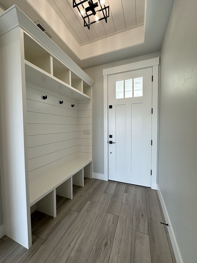 Photo - Luxury 4-Bed, 3-Bath Custom Home for Lease – 1,806 sq ft in South Richland
