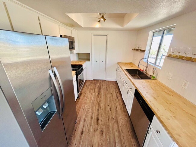 Photo - Beautiful 4 Bedroom House for rent in South Joshua Tree