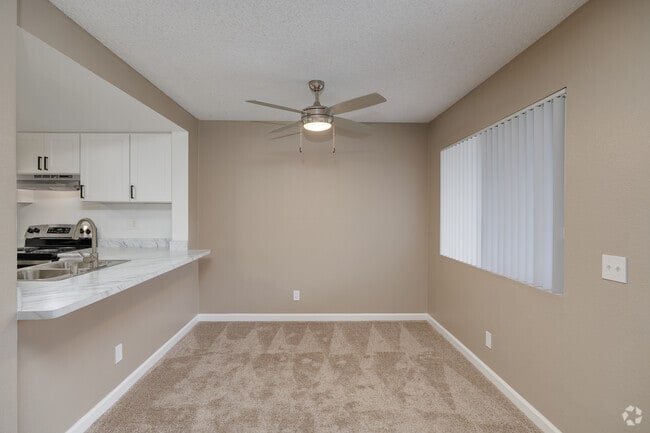 2BR, 2BA - 918SF - Dining Room