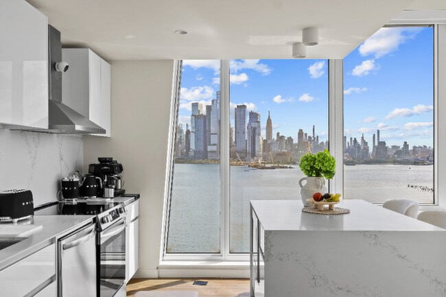 Photo - 100 Harbor Blvd Unidad 1504S