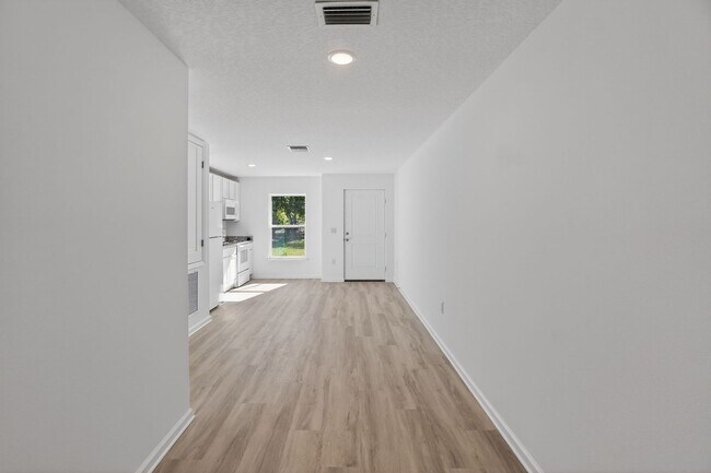 Photo - 1115 F Avenue Unit B