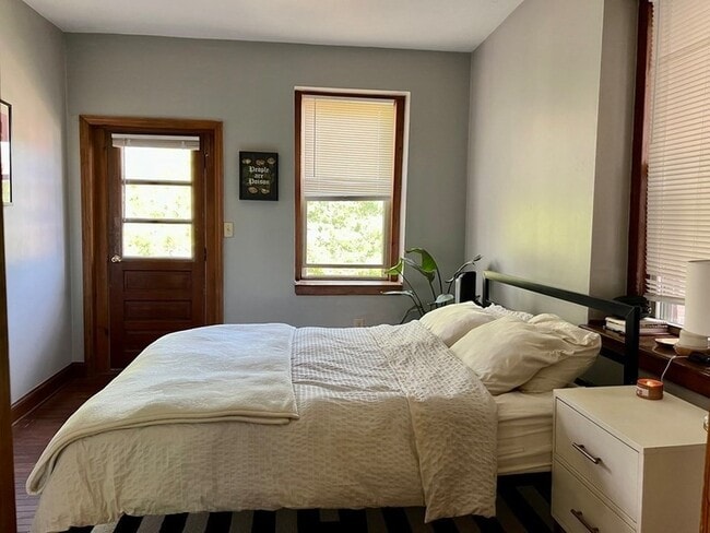 156 Cottage St Unit 6