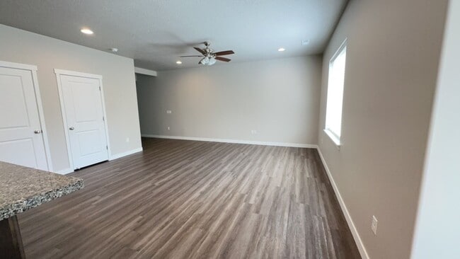 823 N Wellington Ct