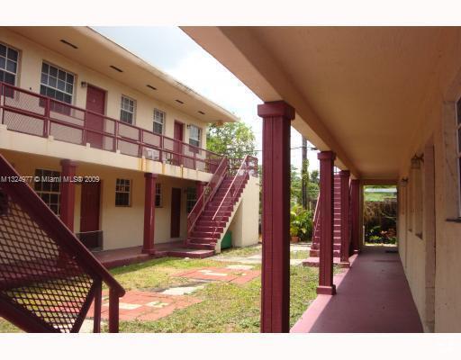 Building Photo - 3 bedroom in Opa Locka FL 33054 Rental