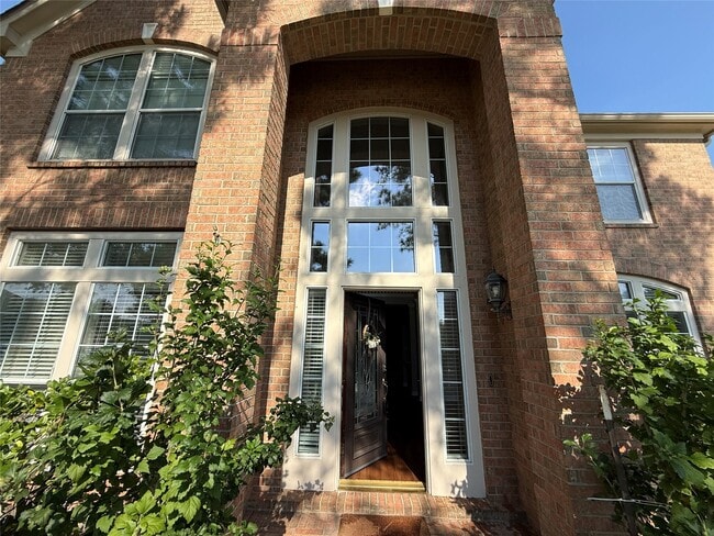 Photo - 2906 Castlerock Ct