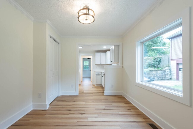 Photo - 709 W 13th St