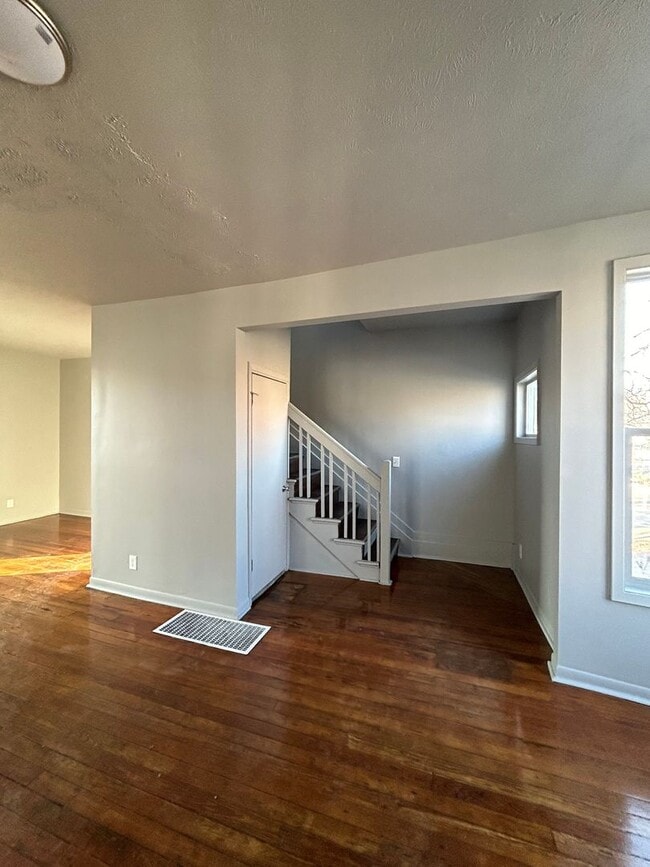 Photo - 4411 Davenport St