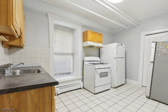 Photo - 162 Fairview Ave